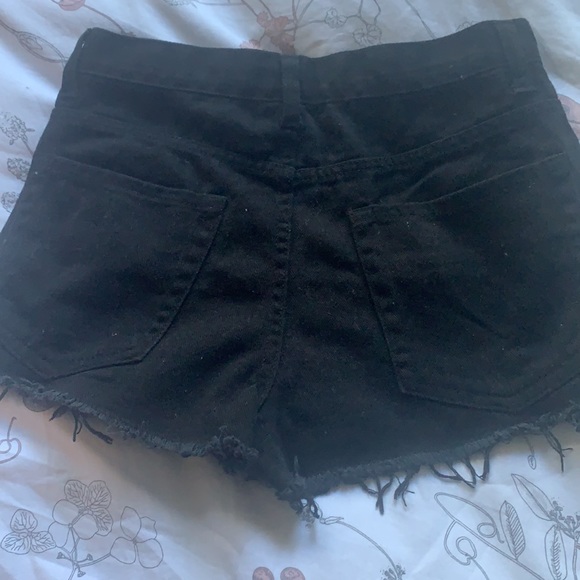 Forever 21 black shorts - Picture 2 of 3
